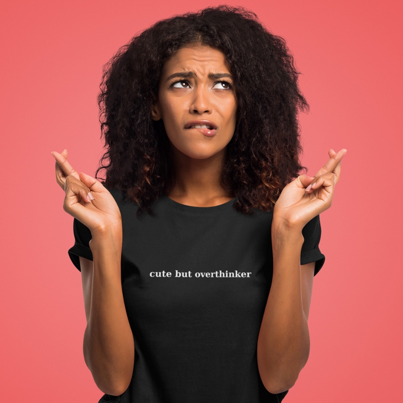 T-shirt Cute but overthinker - γυναικείο μαύρο T-shirt Cute but overthinker - γυναικείο μαύρο
