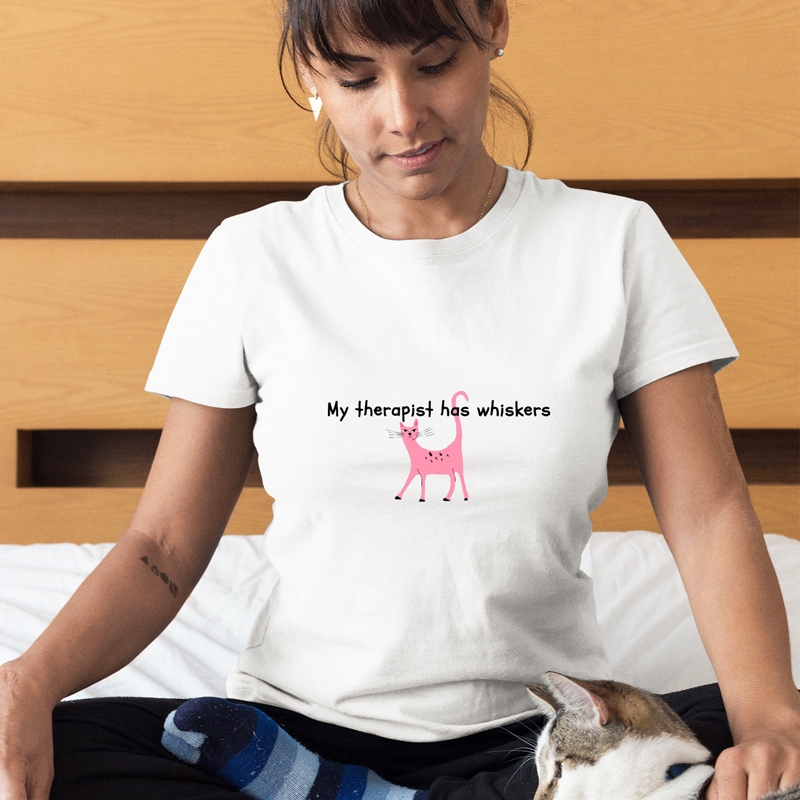 T-shirt My therapist has whiskers - γυναικείο λευκό T-shirt My therapist has whiskers - γυναικείο λευκό